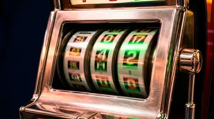 Slot reels